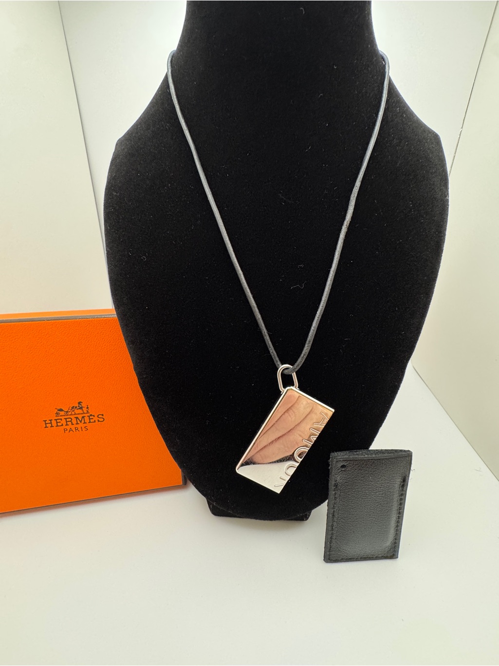 Herms Amour Stamped Pendant Necklace With Pouch And Box - Unisex